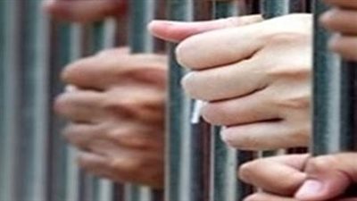 حبس صاحب شركة لاتهامه بترويج العملات الافتراضية البيتكوين