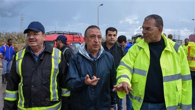 جولة لمحافظ الإسكندرية لمتابعة أعمال كسح تجمعات مياه الأمطار 