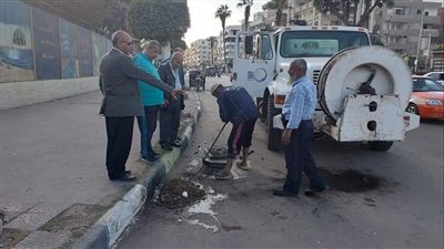 تسليك بالوعات الأمطار ومخرات السيول تحسبا للتقلبات الجوية بالإسماعيلية | صور