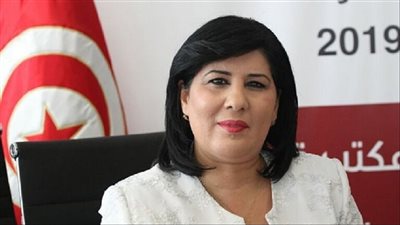 أنباء عن اعتقال رئيس حزب الدستور الحر التونسي عبير موسى أمام قصر قرطاج