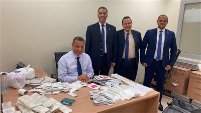 ضبط محاولتين لتهريب 369 كيلو خيوط عمليات جراحية بمطار القاهرة | صور