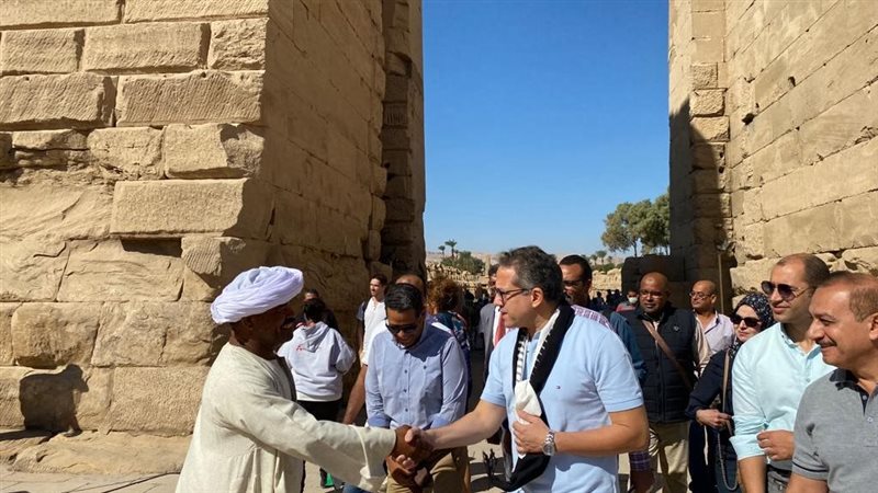 وزير الآثار في معابد