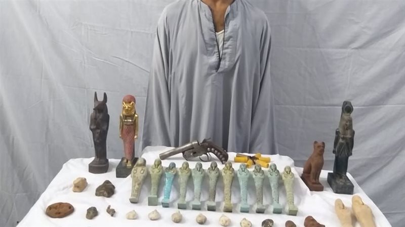 مصادرة قطع أثرية