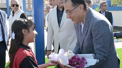 رئيس الوزراء يتفقد المدرسة المصرية اليابانية السلام 2 بالسويس (صور) 