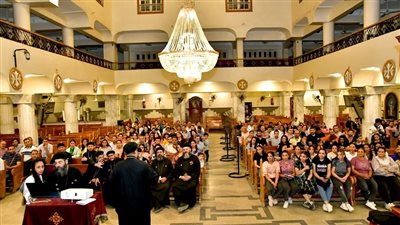 إيبارشية إخميم تختتم دورة 1000 معلم كنسي
