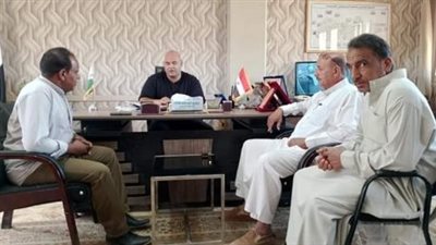 محافظ الجيزة يلتقي المواطنين ويستمع لشكواهم