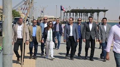 رئيس الوزراء يختتم جولته بالسويس بافتتاح ممشى بورتوفيق بعد إغلاقه لمدة 13 عامًا (صور)