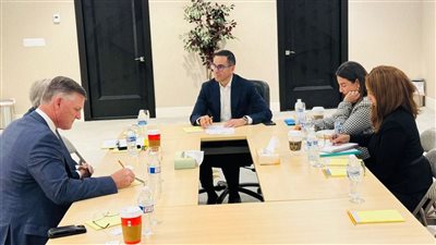 وزير الاستثمار يلتقي نائب رئيس شركة Koch Inc للعلاقات الحكومية الدولية