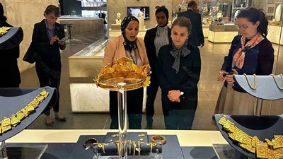 3 وزراء أجانب يزورون المتحف القومي للحضارة (صور)