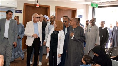 محافظ الأقصر يتفقد مشروعات 