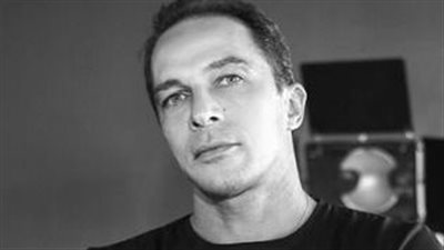 وفاة والد الفنان أحمد طارق