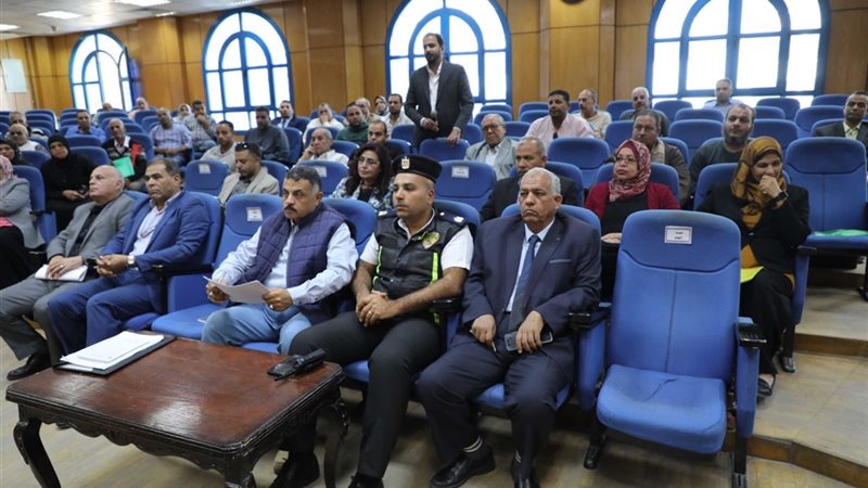 محافظ المنيا يعزز
