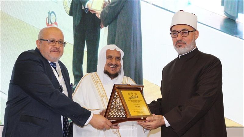 الدكتور نظير عياد