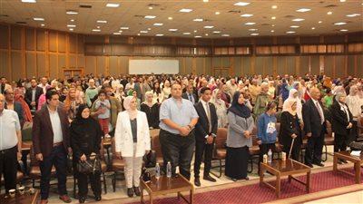 جامعة أسيوط تكرم 400 فرد في الاحتفالية السنوية لنقابة الصيادلة (صور) 