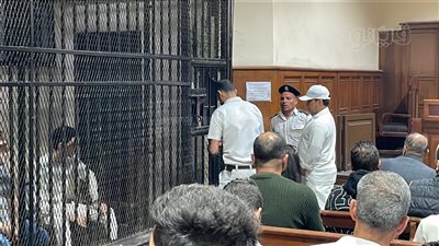 وصول سعد الصغير الجنايات لبدء أولى جلسات محاكمته بتهمة تعاطي المخدرات (فيديو وصور)