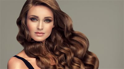  وصفة طبيعية بالملح الخشن لشعر لامع وصحي