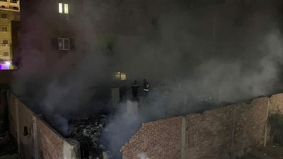 استغاثة لمحافظ الجيزة، منزل مهجور بالحوامدية يتحول لبؤرة لتراكم القمامة والحرائق المتكررة (صور)