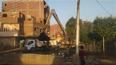 محافظة الجيزة تكثف جهودها في تطهير المصارف وتحسين البيئة (صور)