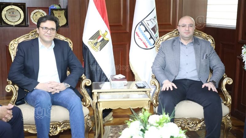 محافظ بني سويف يستقبل