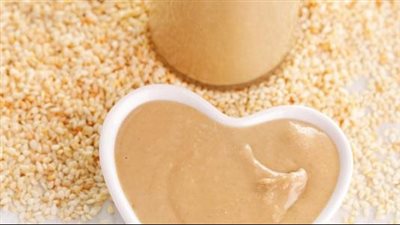 طريقة عمل الطحينة بالسمسم، موفرة وأضمن من الجاهزة