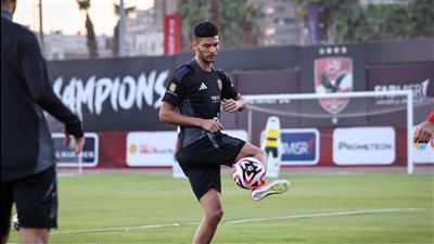 الأهلي يحدد موعدا مبدئيا لعودة أشرف داري للتدريبات 