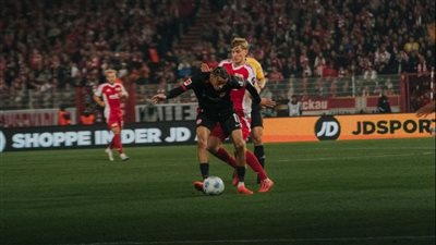 بمشاركة مرموش، فرانكفورت يتعادل 1-1 مع يونيون برلين في الدوري الألماني 