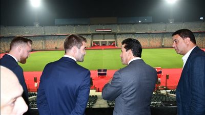 أشرف صبحي يتفقد استاد القاهرة استعدادًا لاستضافة مباراة الأهلي والعين في كأس الإنتركونتننتال