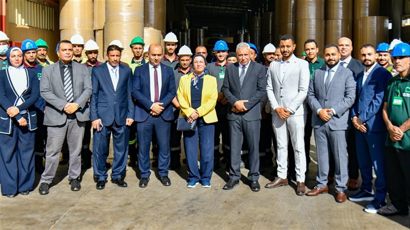 وزيرة البيئة داخل