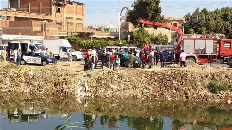 انتشال سيارة من ترعة