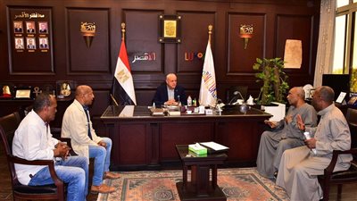 محافظ الأقصر يستقبل أهالي منشية النوبة لبحث مشاكلهم