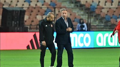 الخطيب يؤازر لاعبي الأهلي باستاد القاهرة قبل مواجهة العين (فيديو)