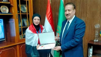 محافظ المنوفية يسلم مساعدات مالية وعينية لــ 210 حالات إنسانية 