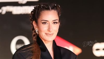 أمينة خليل وبوسي شلبي تتألقان على ريد كاربت 