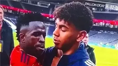 منظمو حفل الكرة الذهبية يسخرون من فينيسيوس جونيور (صور) 