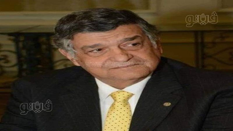 الدكتور نبيل حلمي،