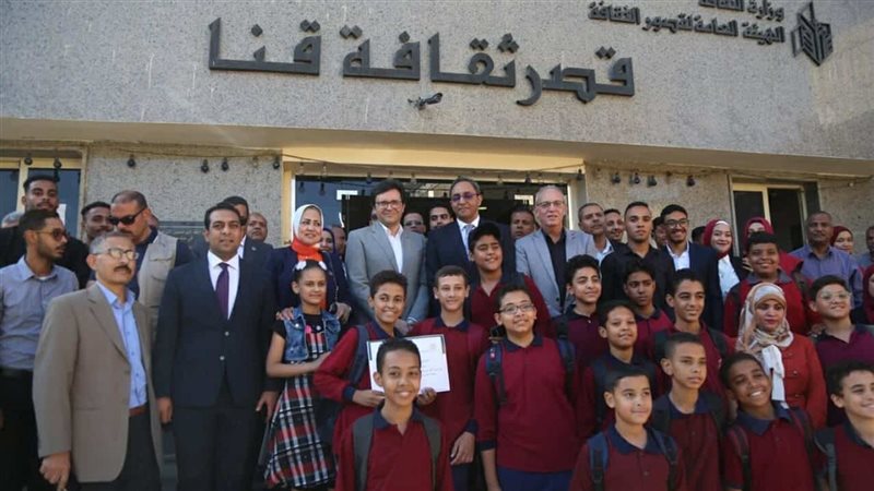 وزير الثقافة في قنا