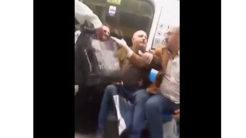 صورة من الفيديو للحظة