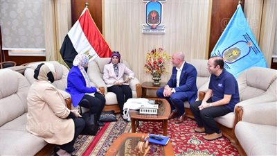 جامعة الأقصر تستقبل وفد المكتب الثقافي بالسفارة الأمريكية (صور)