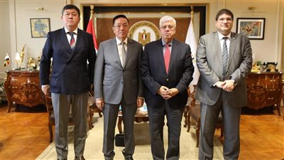 وزير التعليم العالي يبحث مع سفير كازاخستان التعاون في علوم الفضاء