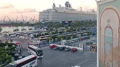وصول السفينة السياحية MEIN SCHIFF 6 إلى ميناء الإسكندرية