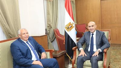 وزير التعليم يلتقي محافظ الوادي الجديد لبحث إنشاء أول مدرسة STEM