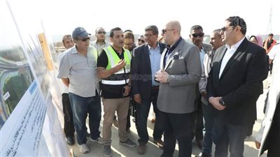 محافظ بني سويف يتفقد سير العمل بمشروع مجمع المواقف أسفل محور عدلي منصور