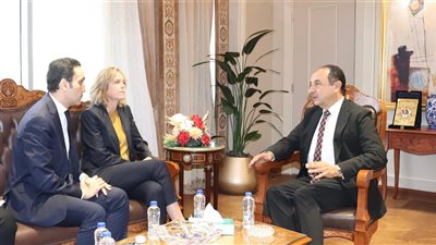 وزير قطاع الأعمال يستعرض مع سفيرة النرويج الفرص الاستثمارية المتاحة بالشركات التابعة