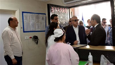 محافظ الأقصر يتفقد وحدة طب أسرة الشيخ موسى (صور)