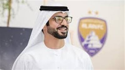 رئيس العين الإماراتي يحضر مباراة فريقه أمام الأهلي باستاد القاهرة (فيديو)