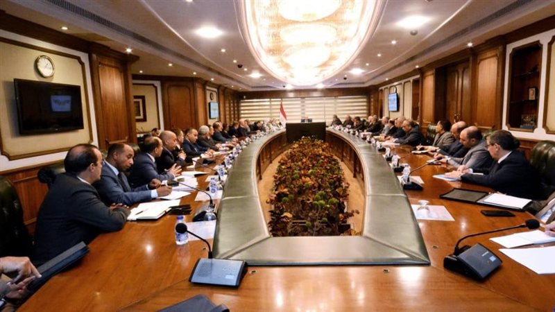 اجتماع وزير الطيران