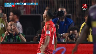 على طريقة كريستيانو، جماهير الأهلي يحتفلون مع أفشة بالهدف الثالث في العين (فيديو)