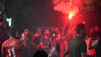 مسيرات وشماريخ، احتفالات جماهير الأهلي في الجزيرة بكأس القارات الثلاث (صور)