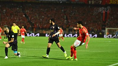 الأهلي يواصل تقدمه على العين الإماراتي بهدفين بعد 75 دقيقة 