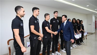 وزير الرياضة يكرم بعثة السلاح الحاصلة على 5 ميداليات في بطولة العالم ببلغاريا
